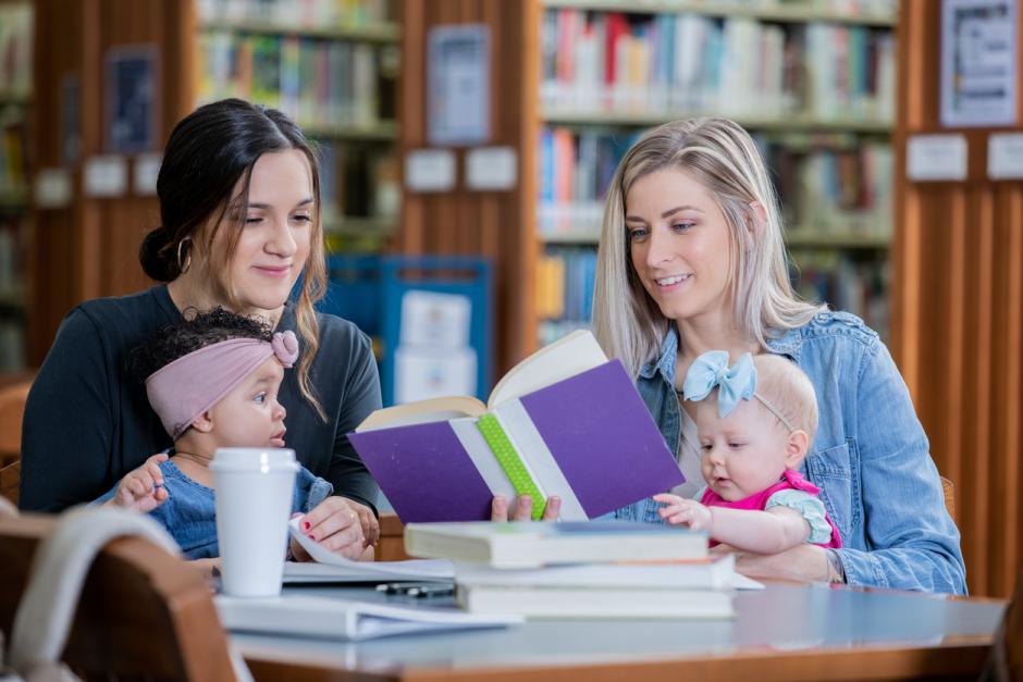 Study group for mothers who are students