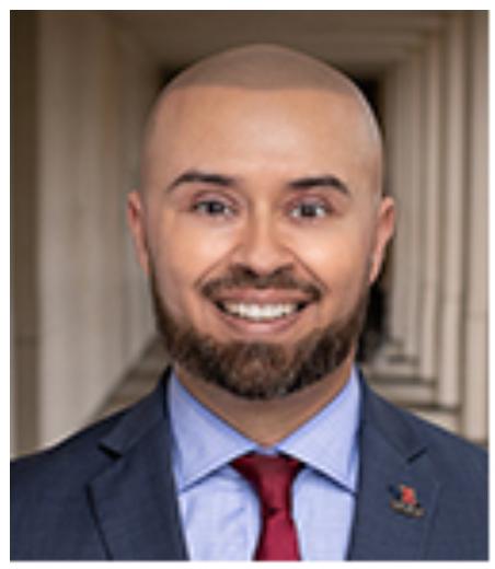 Dr. Munoz's headshot